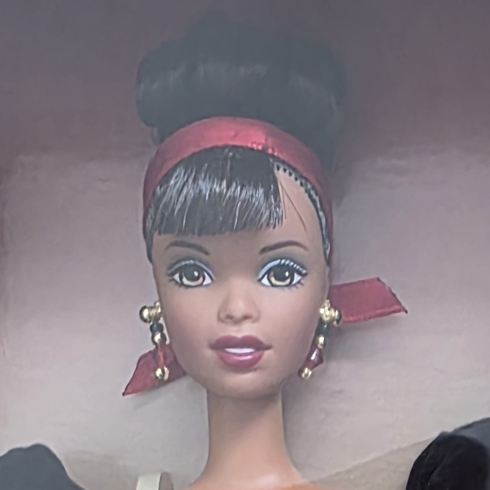 Avon Special Edition Winter Splendor Barbie 1998